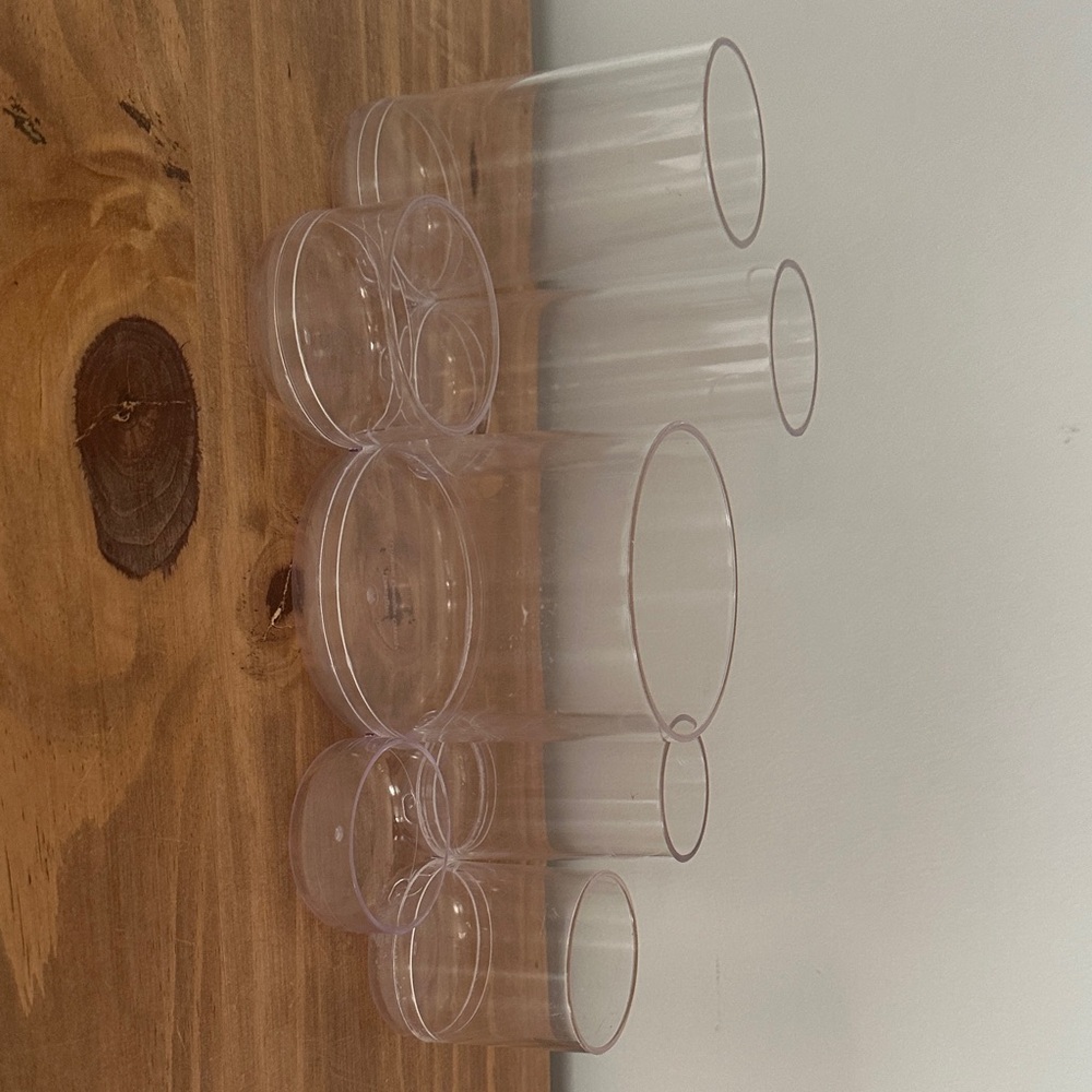 Set of Clear Plastic Tumblers organizer beauty case